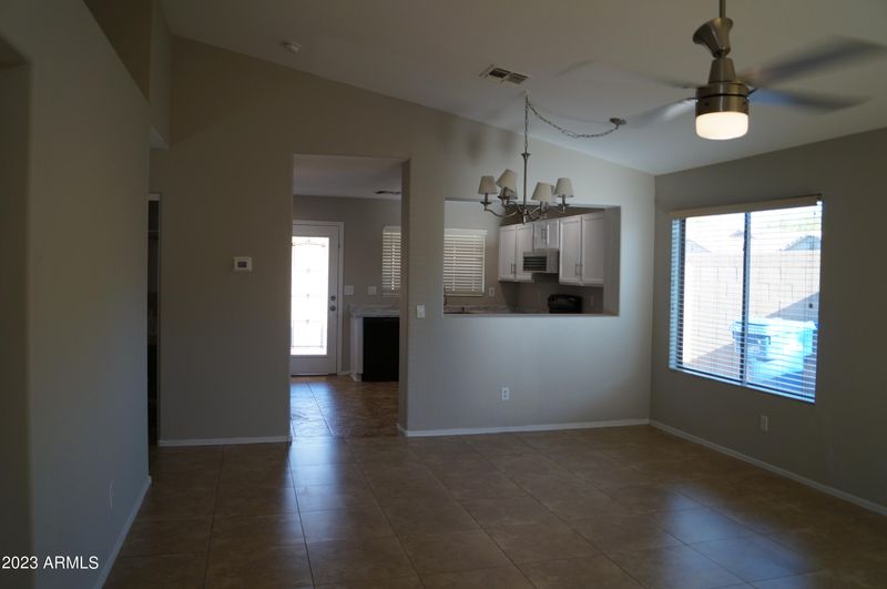 1813 S 65th Ln, Phoenix, AZ 85043