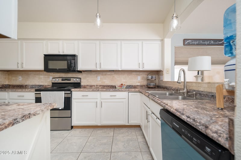 18131 Skyhawk Dr, Surprise, AZ 85374