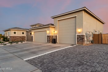 18139 Oregon Ct, Litchfield Park, AZ 85340