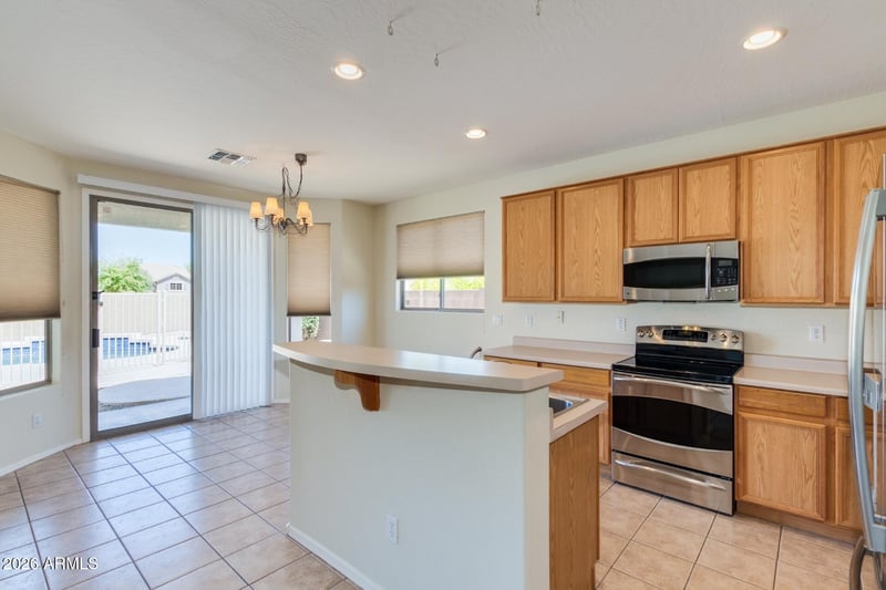 1814 Fawn Dr, Phoenix, AZ 85042