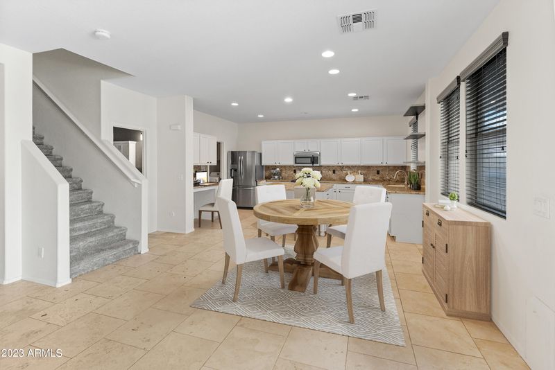1814 E Patrick Ln, Phoenix, AZ 85024