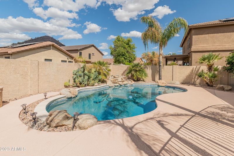 1814 E Patrick Ln, Phoenix, AZ 85024