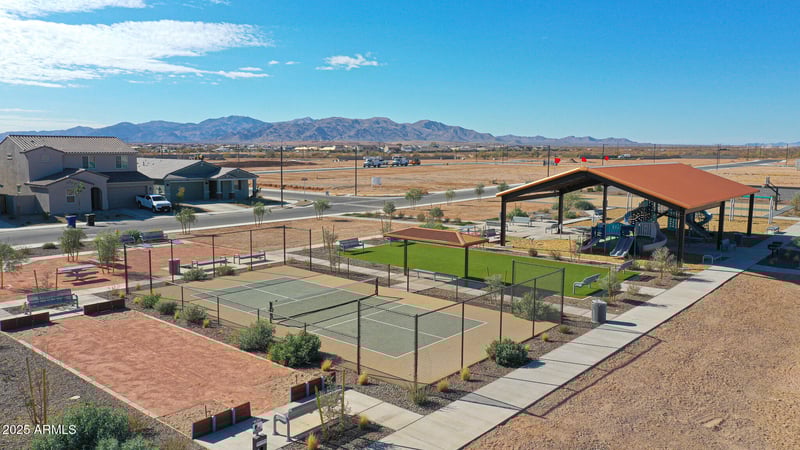 18140 Calle Lejos --, Surprise, AZ 85387