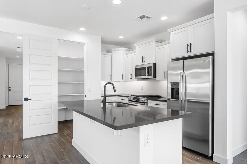 18147 W Hiddenview Dr, Goodyear, AZ 85338