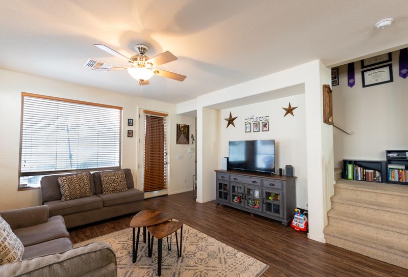 1815 E Dunbar Dr, Phoenix, AZ 85042