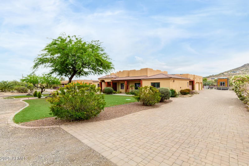 1815 Maddock Rd, Phoenix, AZ 85086