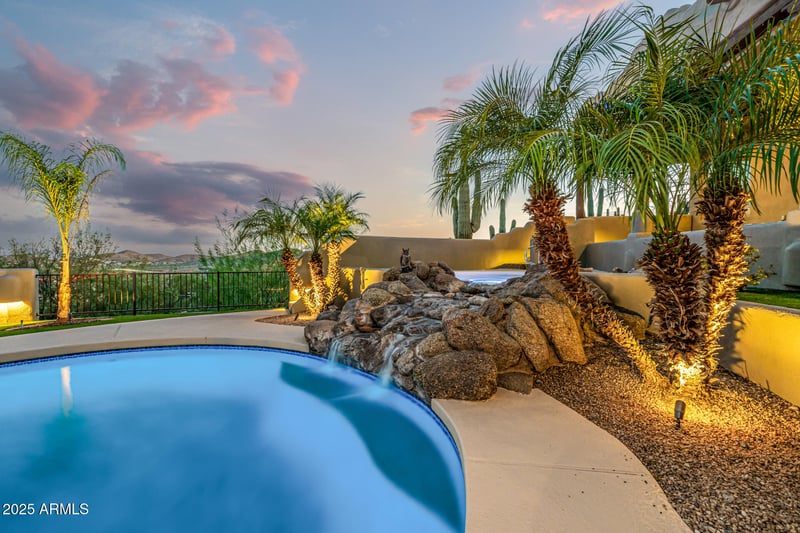 1815 Sentinel Rock Rd, Phoenix, AZ 85086