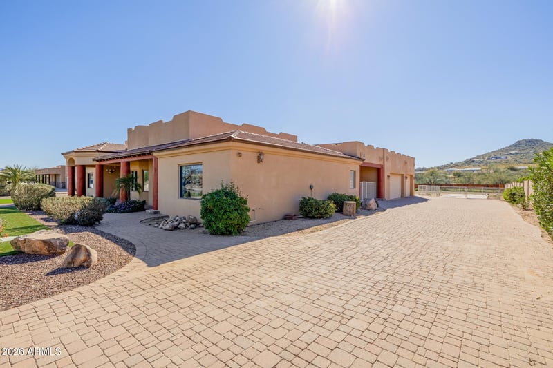 1815 W Maddock Rd, Phoenix, AZ 85086