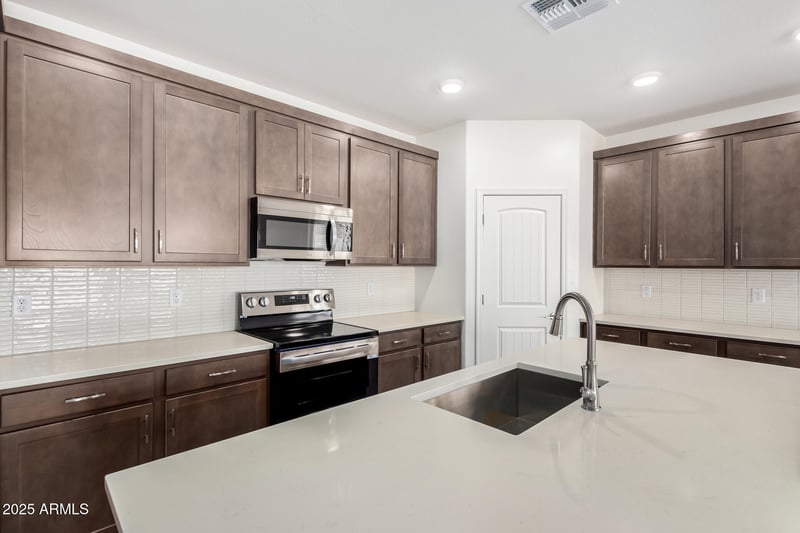 18156 Cielo Grande Ave, Surprise, AZ 85387