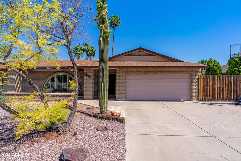 1816 E Auburn Dr, Tempe, AZ 85283