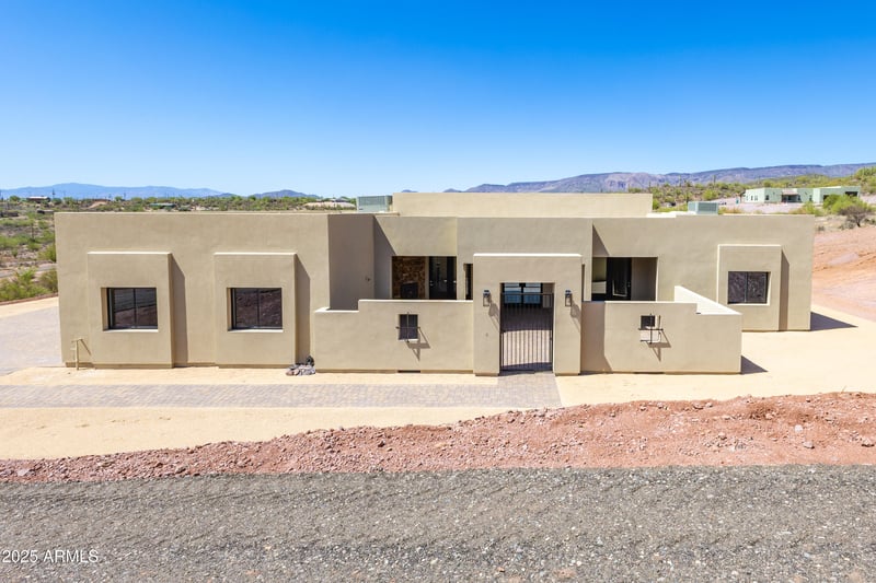 1816 Fortune Dr, New River, AZ 85087