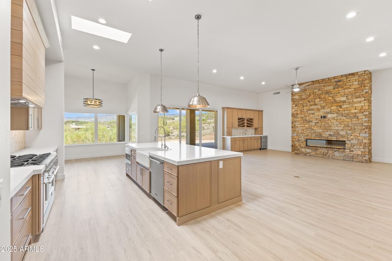 1816 Fortune Dr, New River, AZ 85087