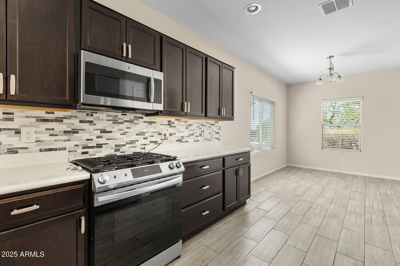 1816 Spur Dr, Phoenix, AZ 85085