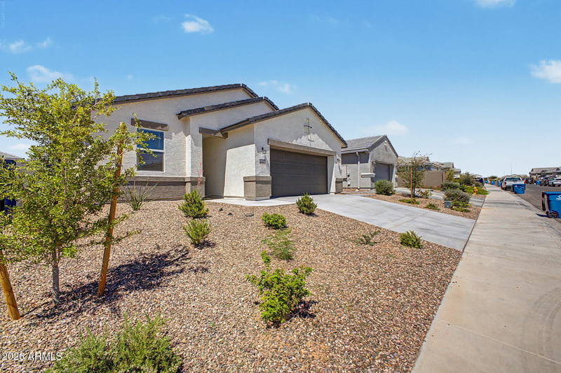 1816 Sombra Ave, Apache Junction, AZ 85120