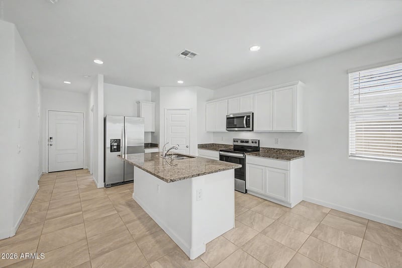 1816 Sombra Ave, Apache Junction, AZ 85120