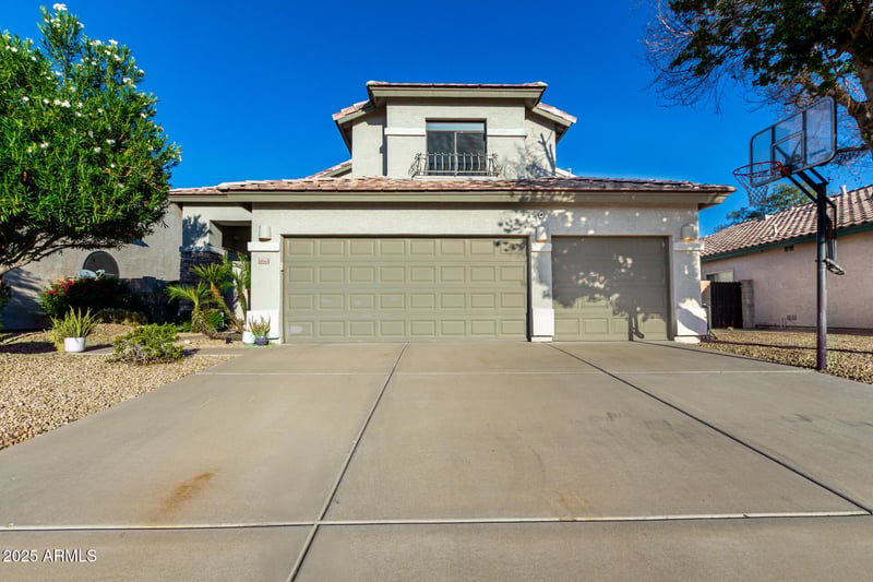 18163 54th Dr, Glendale, AZ 85308