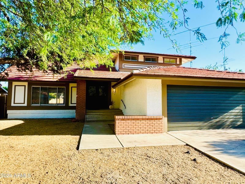 1817 E Hearn Rd, Phoenix, AZ 85022
