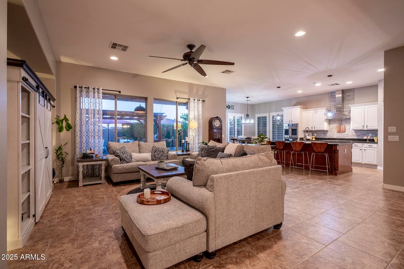 1817 Horsetail Trl, Phoenix, AZ 85085