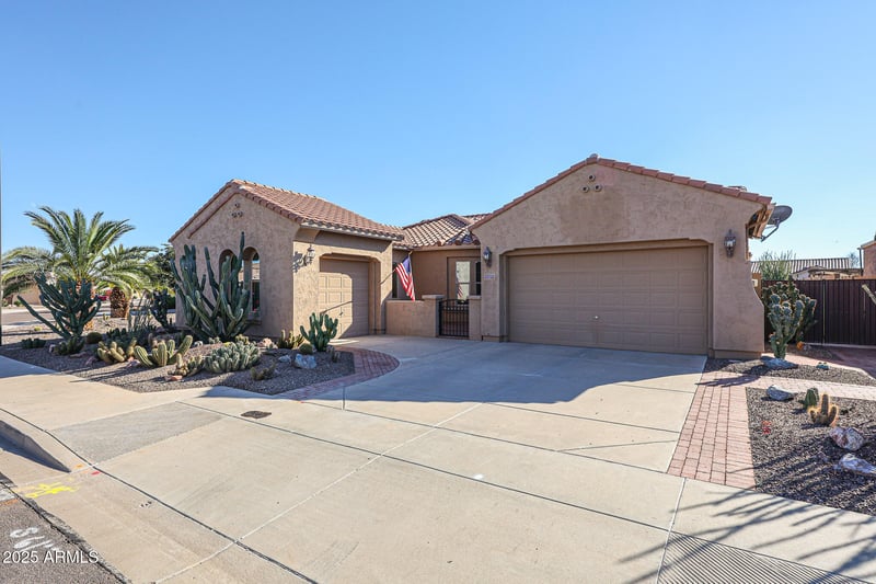 18173 Echo Ln, Waddell, AZ 85355