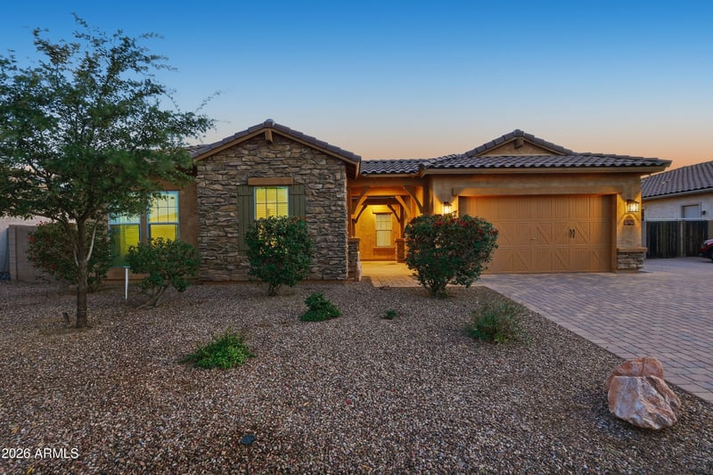 18173 Mackenzie Dr, Goodyear, AZ 85395