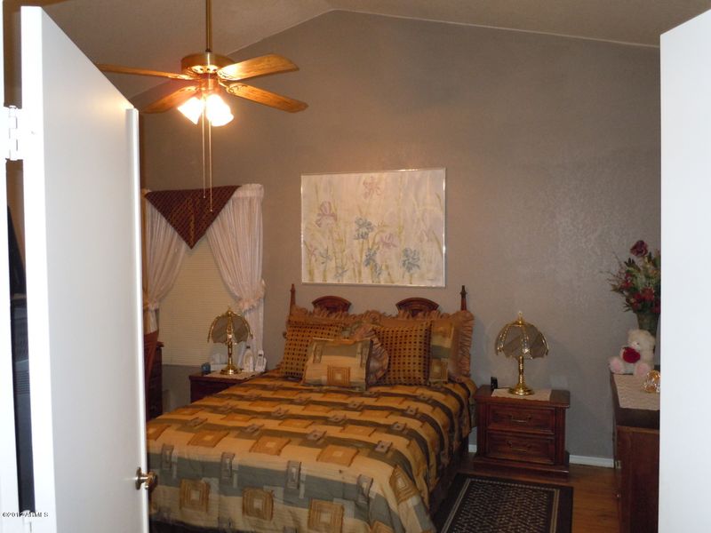 1818 E Bluefield Ave, Phoenix, AZ 85022