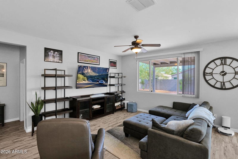 1818 E Grove St, Phoenix, AZ 85040
