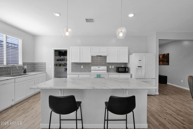 1818 E Grove St, Phoenix, AZ 85040