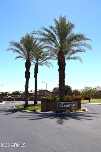 1818 Grove St, Phoenix, AZ 85040