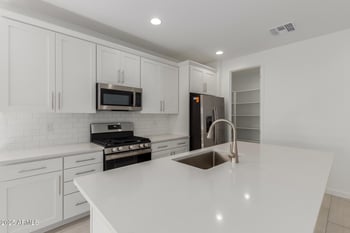 18189 Hess St, Goodyear, AZ 85338