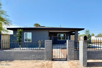 1819 Encinas Ln, Phoenix, AZ 85040