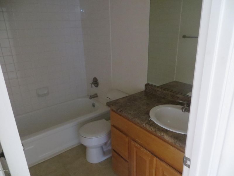 1819 N 40th St #H15, Phoenix, AZ 85008
