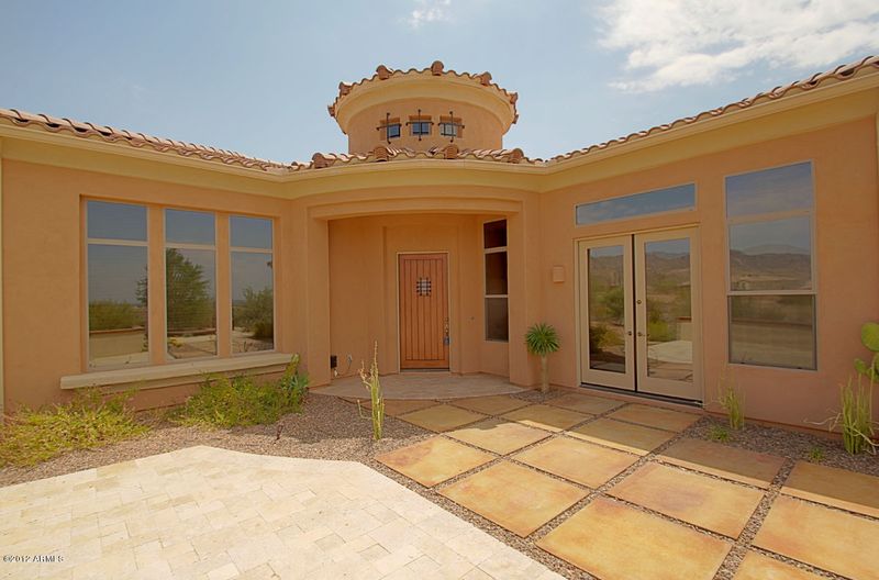 1819 W Desert View Dr, Phoenix, AZ 85041