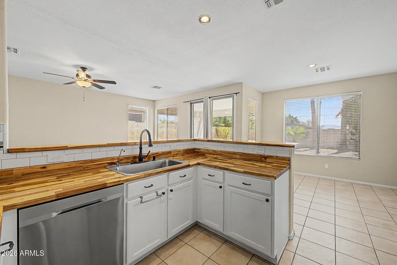 1819 W Nighthawk Way, Phoenix, AZ 85045