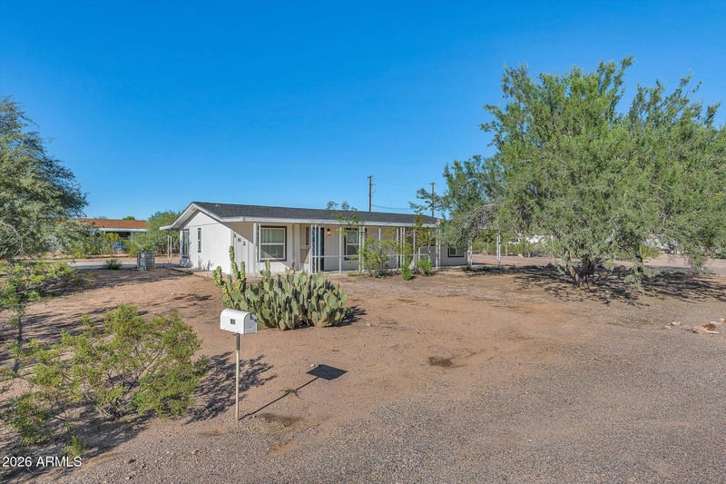 182 E 18th Ln E, Apache Junction, AZ 85119