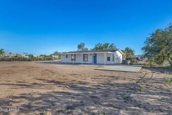 182 E 18th Ln E, Apache Junction, AZ 85119