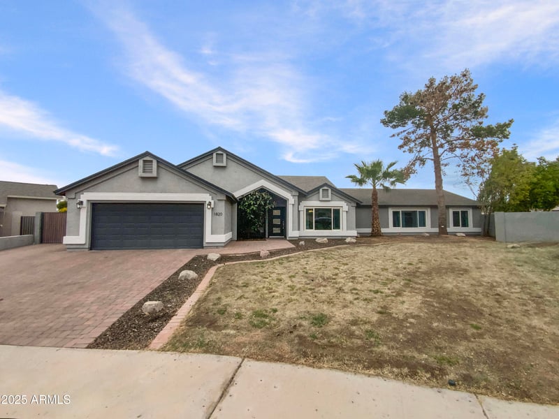 1820 Avoca Cir, Mesa, AZ 85207