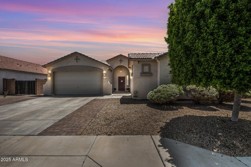 18203 Port Royale Ln, Surprise, AZ 85388