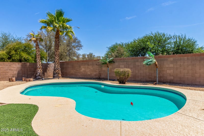 18203 Port Royale Ln, Surprise, AZ 85388