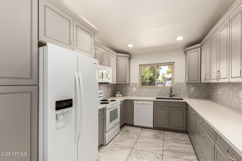 1821 Curry Dr, Chandler, AZ 85224