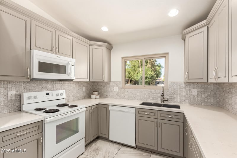 1821 Curry Dr, Chandler, AZ 85224