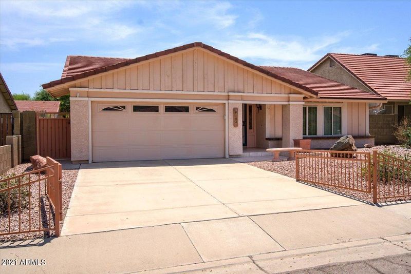 1821 E Hearn Rd, Phoenix, AZ 85022