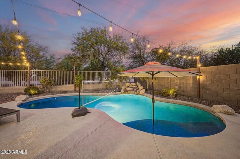 1821 E Patrick Ln, Phoenix, AZ 85024