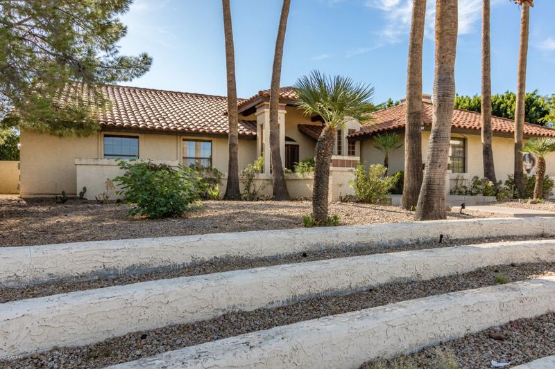 1821 E Waltann Ln, Phoenix, AZ 85022