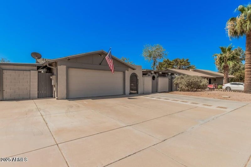 1821 Mission Dr, Chandler, AZ 85224