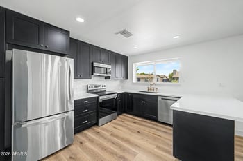 1821 W Villa Rita Dr, Phoenix, AZ 85023
