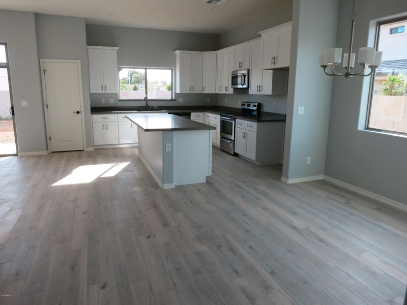 18211 N 28th Way, Phoenix, AZ 85032