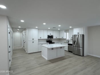 18212 43rd Pl, Phoenix, AZ 85032