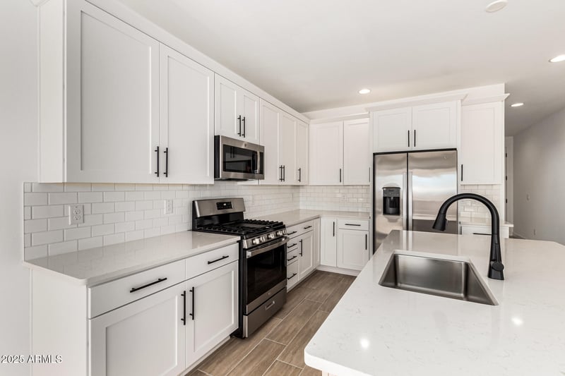 18213 Hess St, Goodyear, AZ 85338