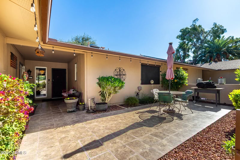 18221 103rd Ave, Sun City, AZ 85373