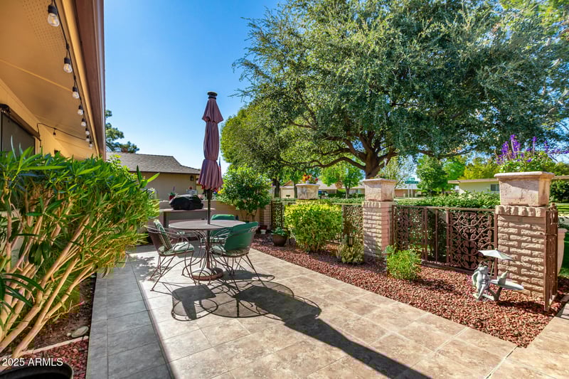 18221 103rd Ave, Sun City, AZ 85373